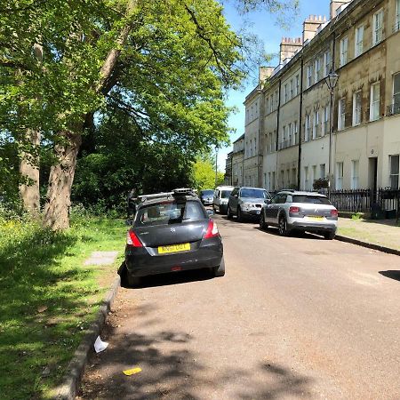 Grosvenor Place Spacious Studio Apartment Bath Exterior foto